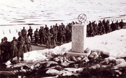 85 år siden bombingen av Bodø: Markering med Ronald Nystad-Rusaanes og Steinar Aas